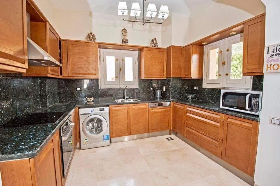 Villa Y 140 Wast Golf Heated Private Pool *