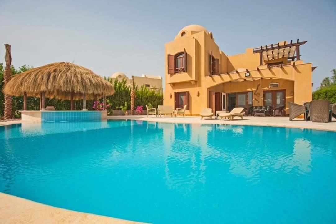 Villa Y 140 Wast Golf Heated Private Pool *