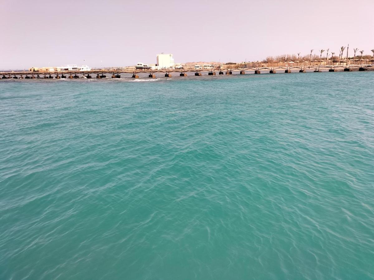 One Bedroom With Aqua View At Mirage Bay