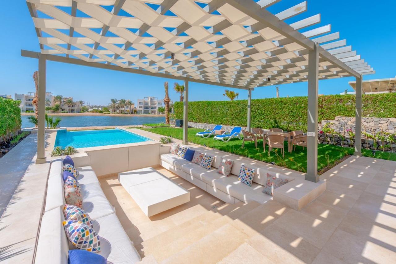Joubal 3br Private Pool Next To Marina Villa