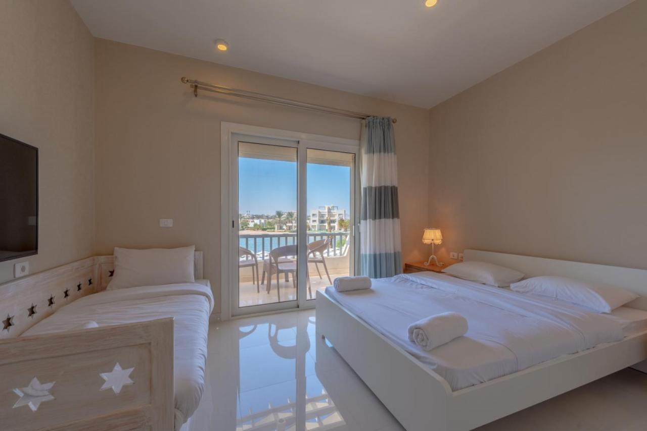 Joubal 3br Private Pool Next To Marina *