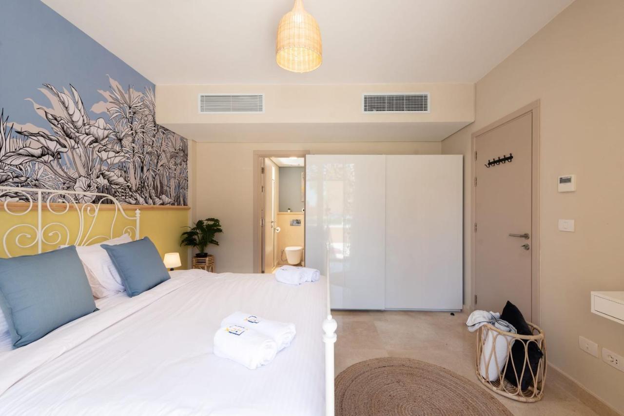 Apartment Exotic 1bdr W Outdoor Terrace Pool & Access *