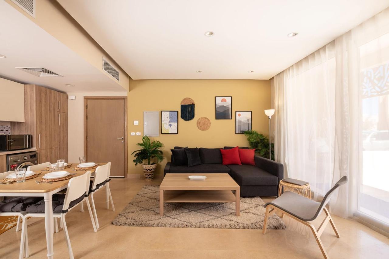 Exotic 1bdr W Outdoor Terrace Pool & Access Apartment Hurghada