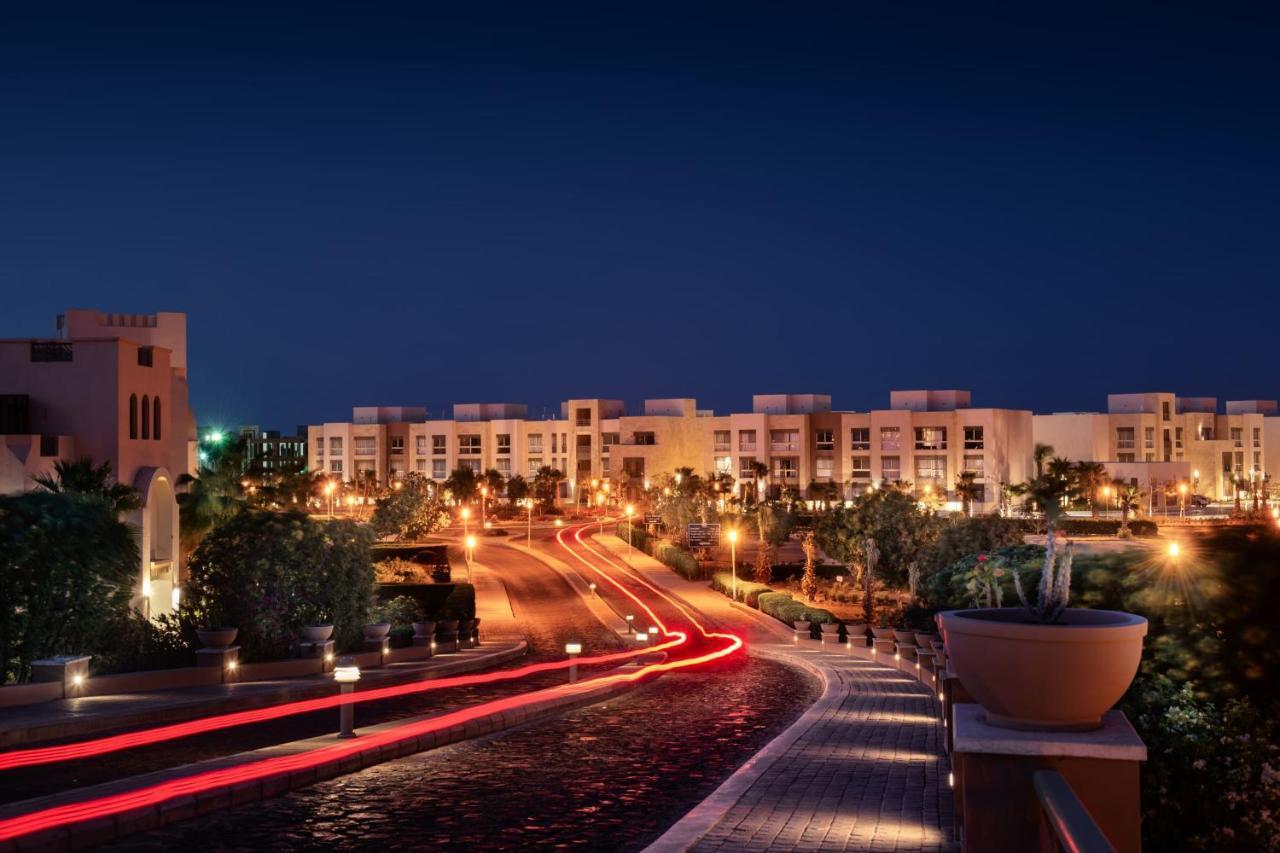 Exotic 1bdr W Outdoor Terrace Pool & Access *