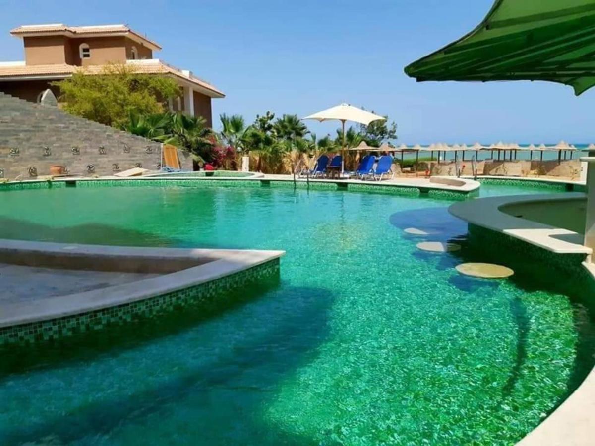 Apartment Beachfront 1br - Pool - Sea View - Parking - A C *
