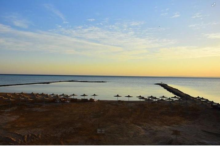 Beachfront 1br - Pool - Sea View - Parking - A C * Hurghada