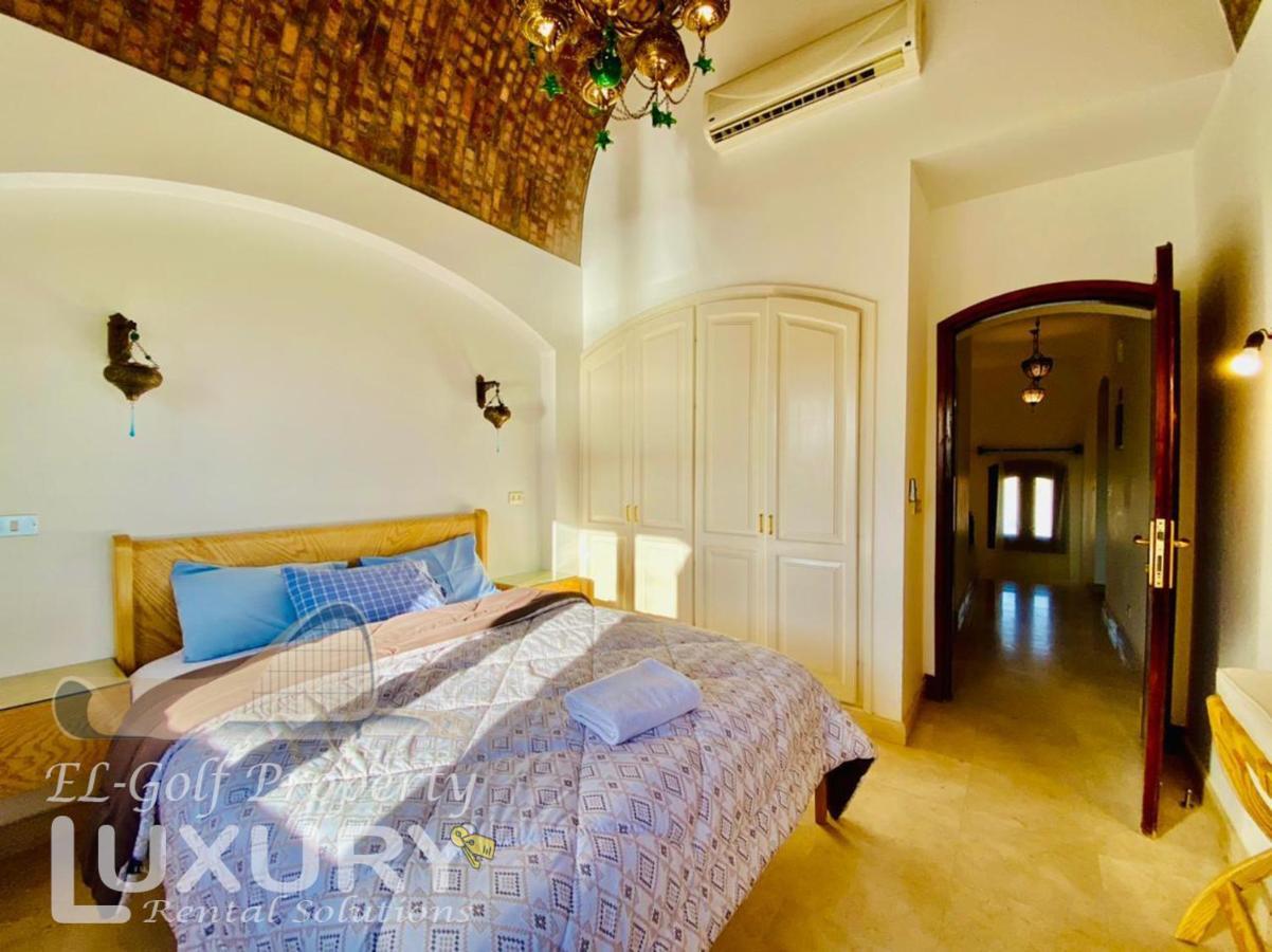Private Y51 - 3 Bedrooms At El-gouna *