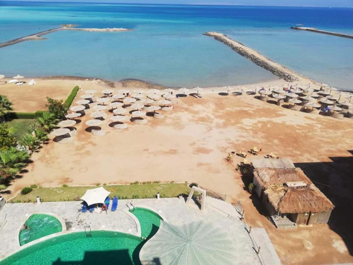Beachfront 1br - Pool - Sea View - Parking - A C *