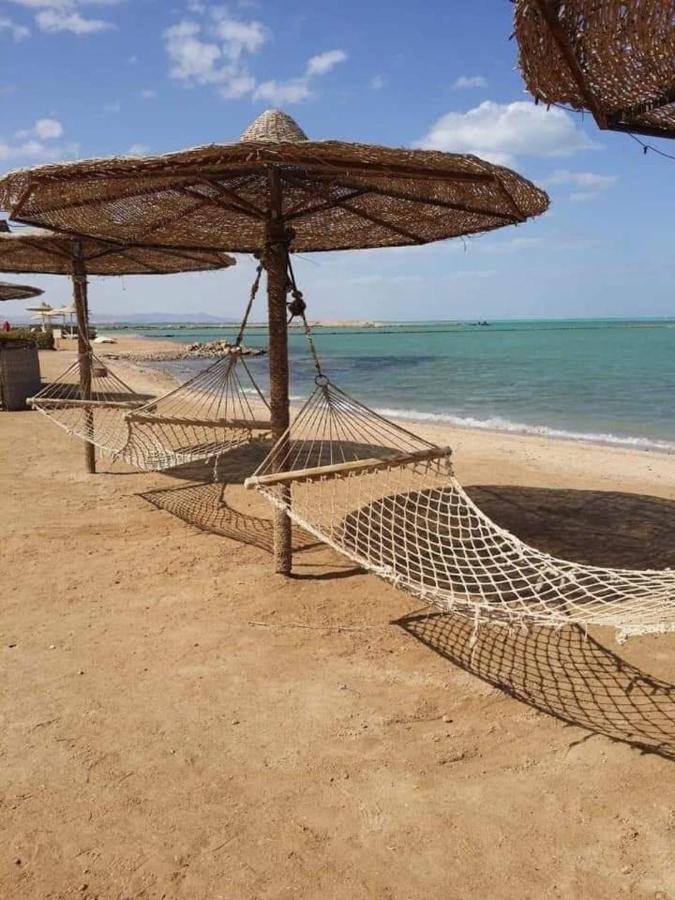 Beachfront 1br - Pool - Sea View - Parking - A C Apartment