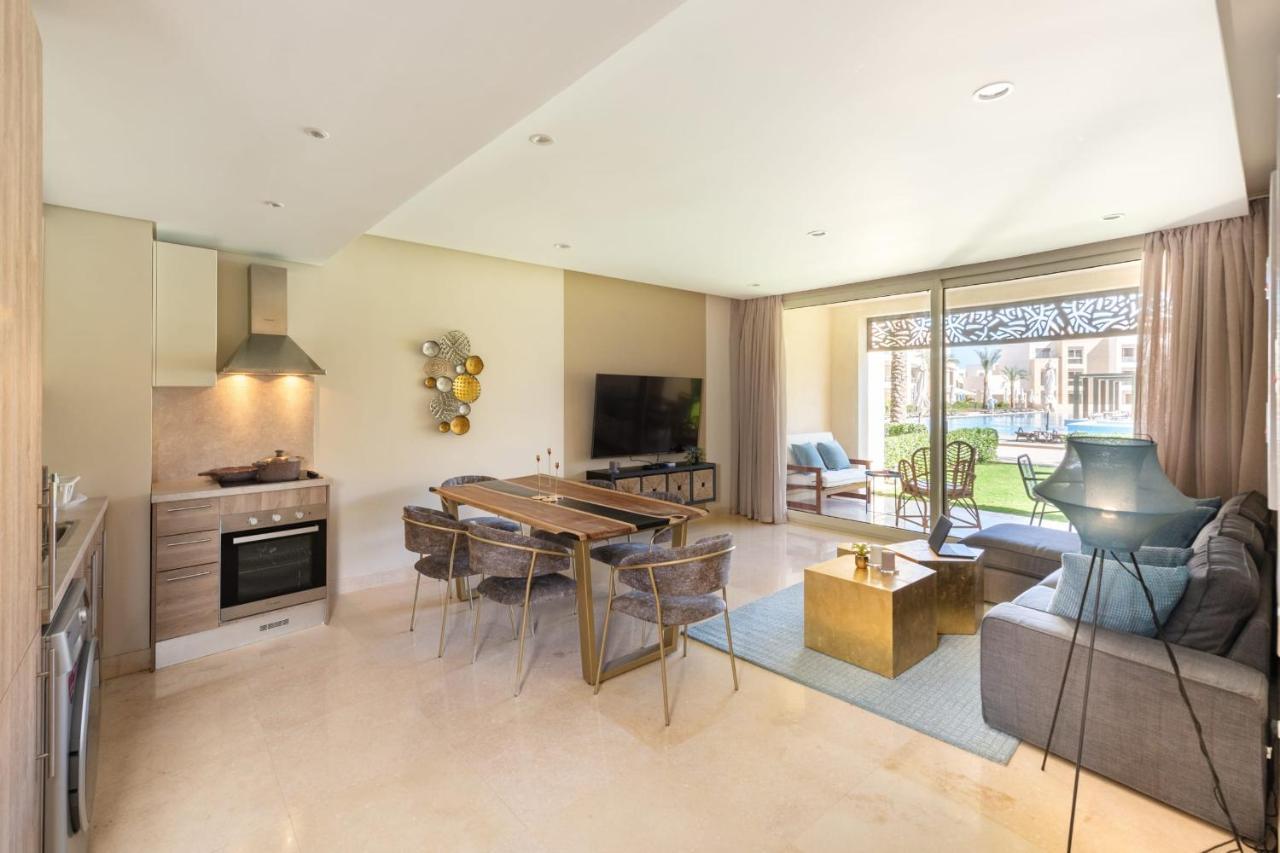 Elegant & Edgy 2 Bedroom W & Pool Mangroovy Apartment Hurghada