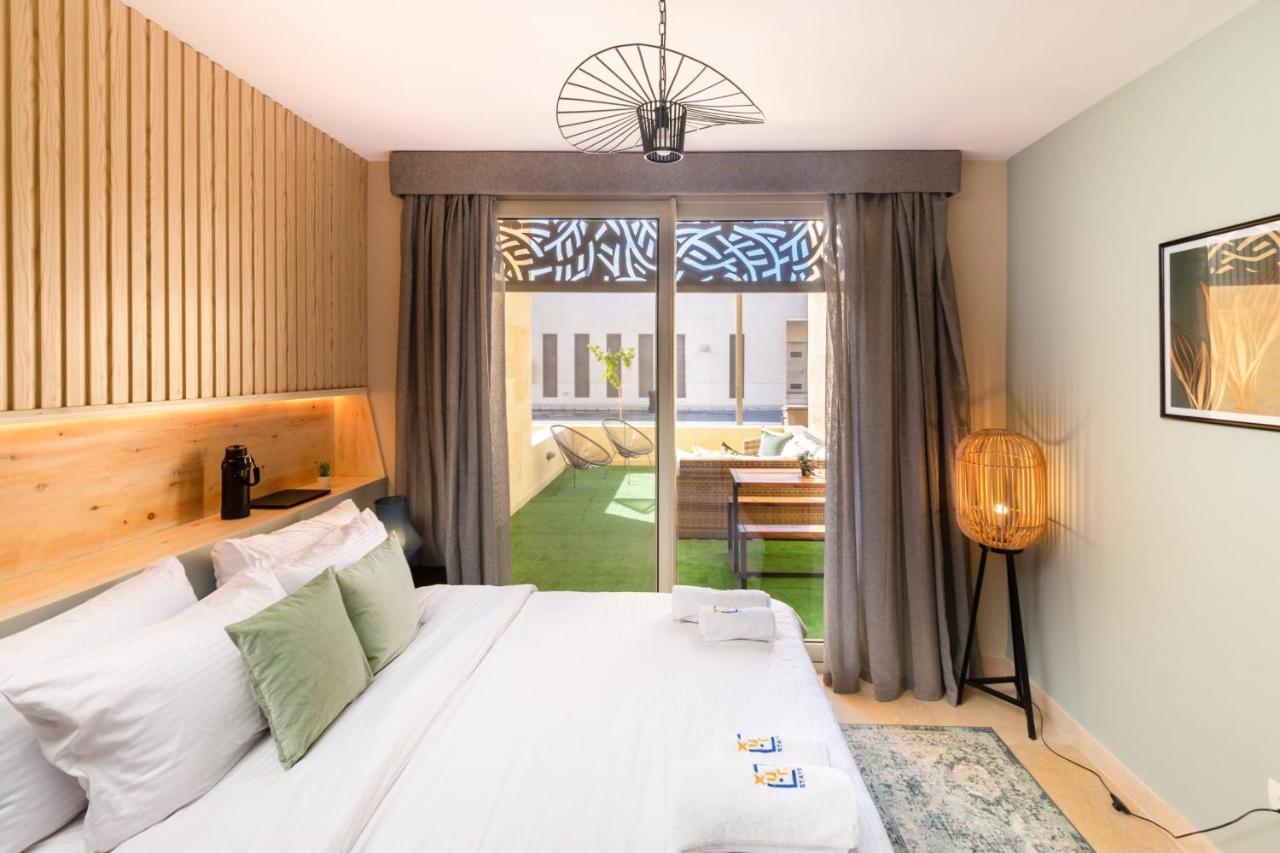 Elegant & Edgy 2 Bedroom W & Pool Mangroovy Apartment