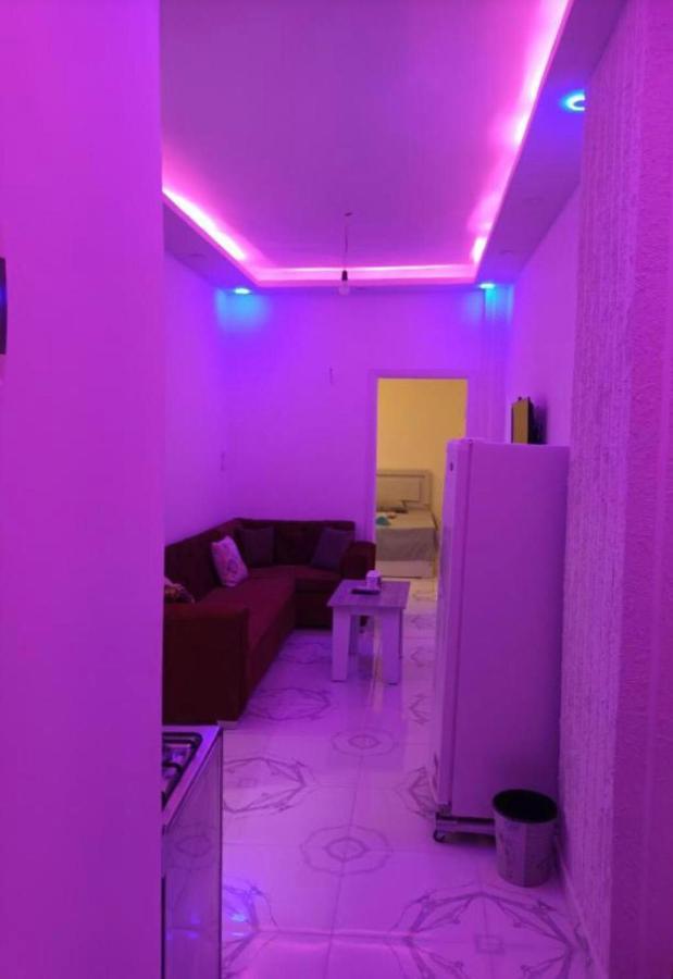Cleopatra Lavania Appartement *