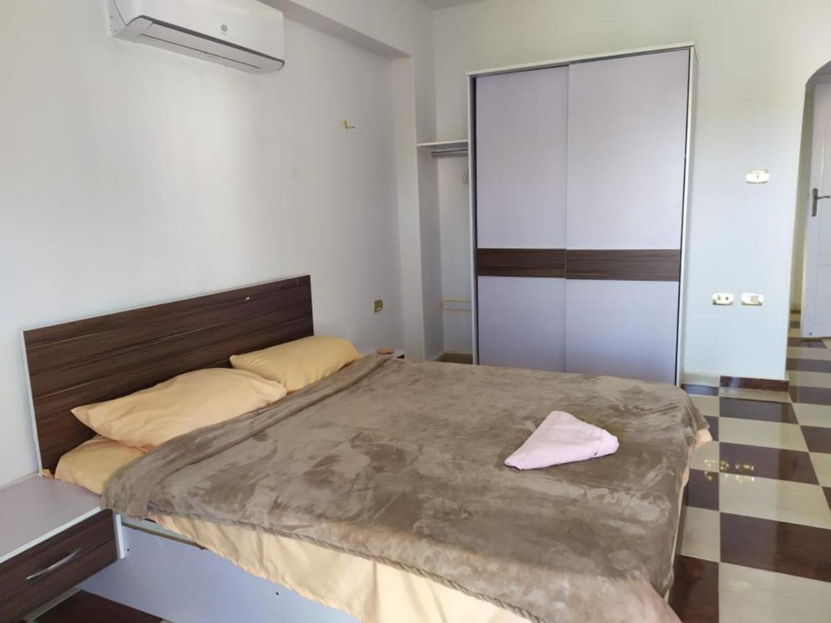4 Bed *