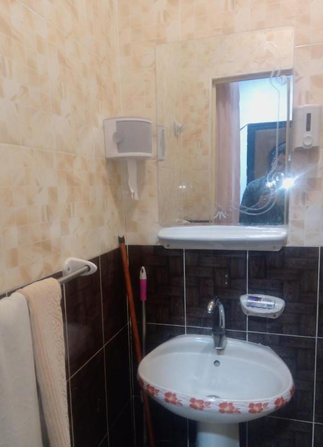 Apartment Yasin - Enjoy The Privacy Of Staying In A Quiet With Free Wi-fi As Your Complete Second In The Heart Of *