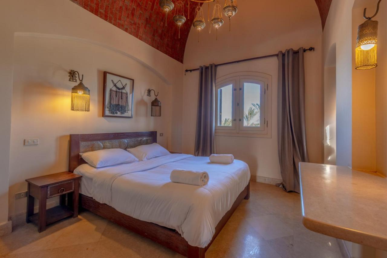 Chic 3br West Golf With Pool, Lagoon View & Villa