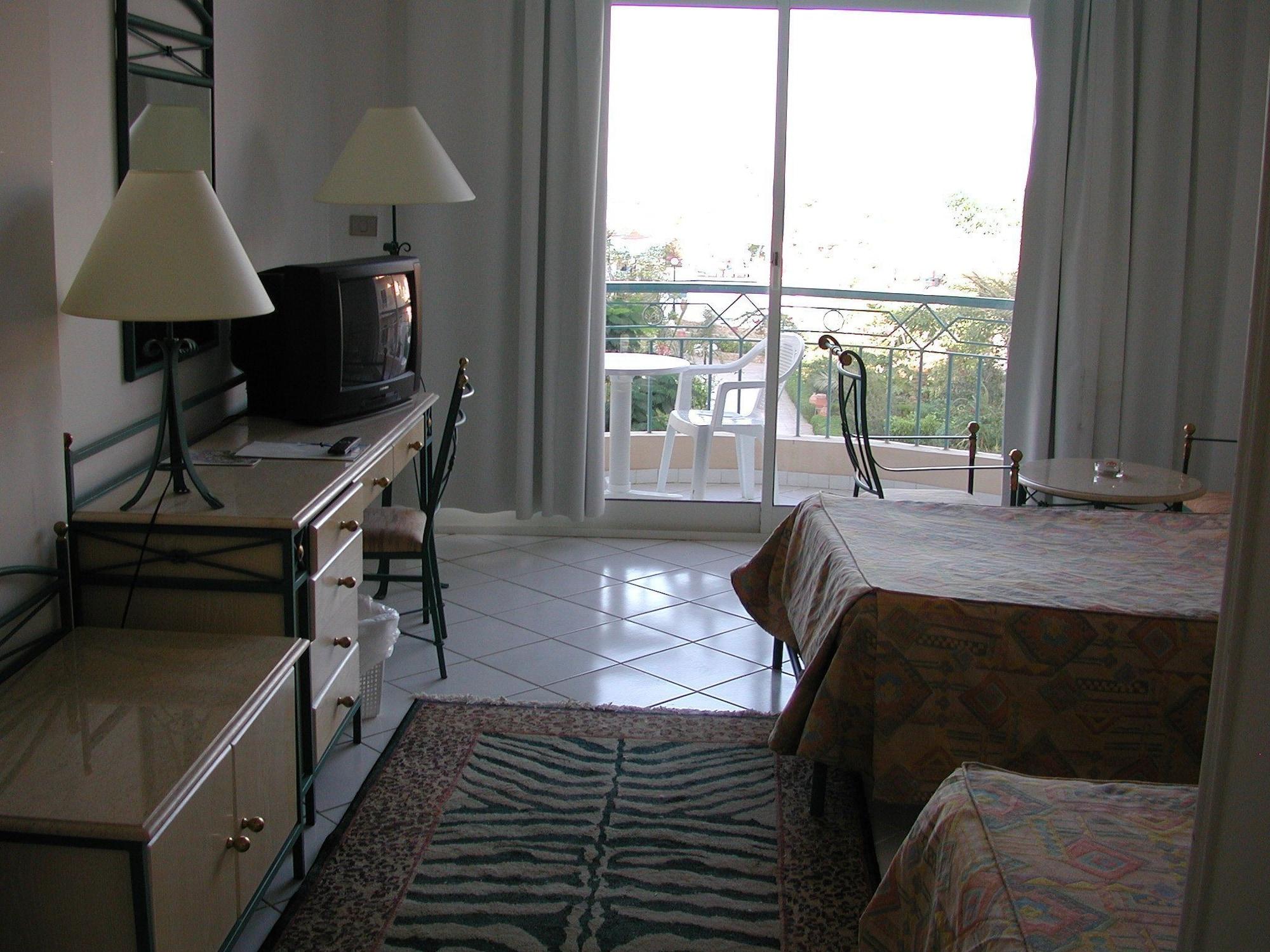 Bella Vista Families And Couples Only 4*