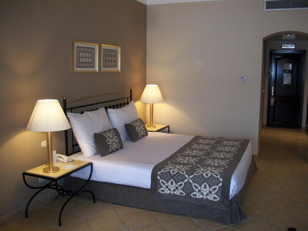 Resort Jaz Makadi Saraya 5*