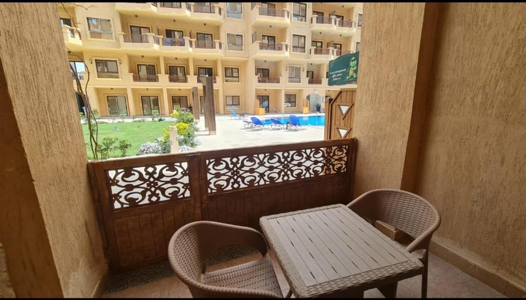 Beautiful With Sea View And Pool View Apartment *