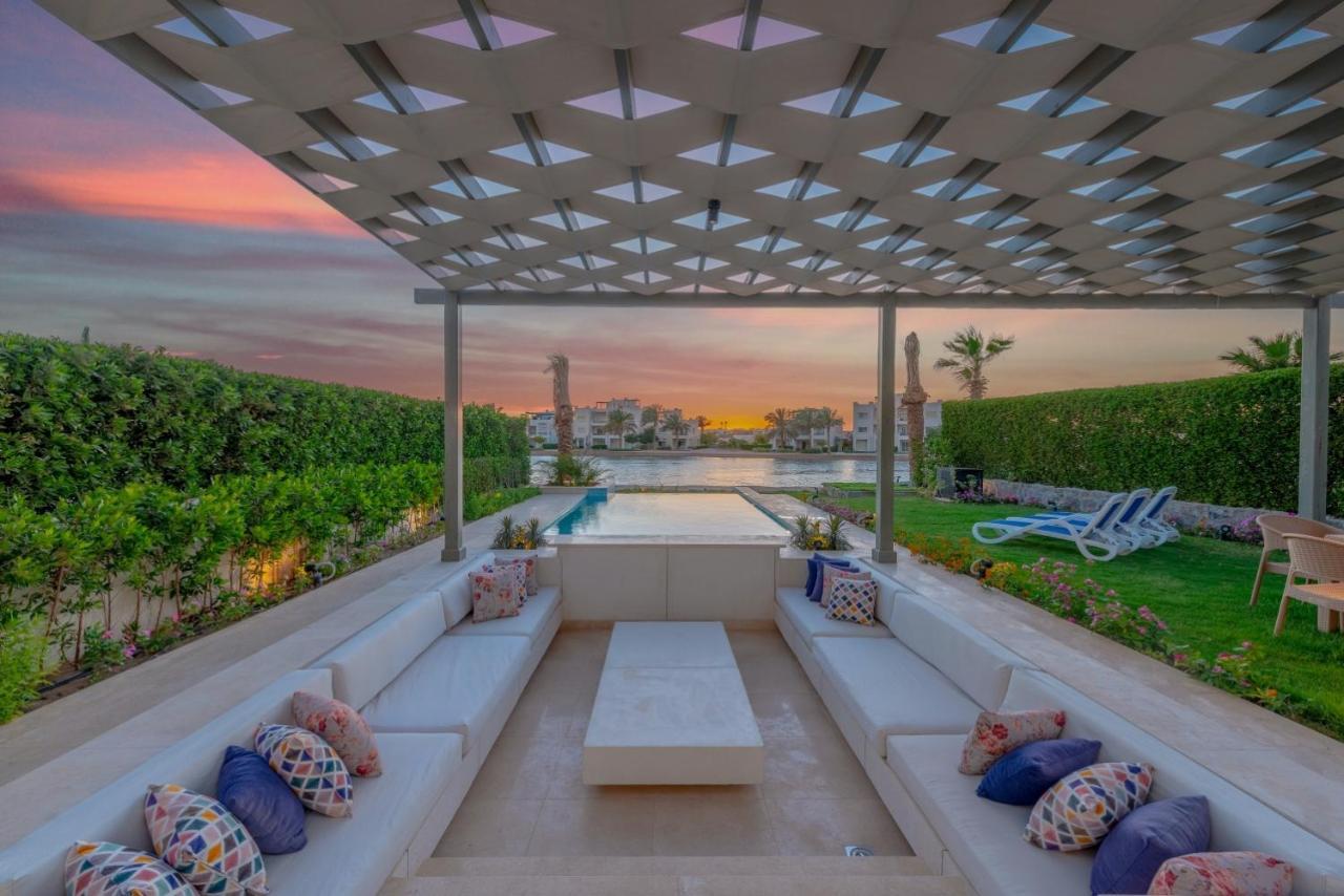 Joubal 3br Private Pool Next To Marina *