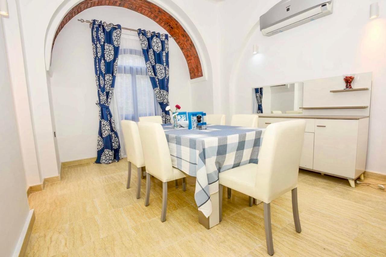 Luxury 8br With Seaview And Private Pool In *