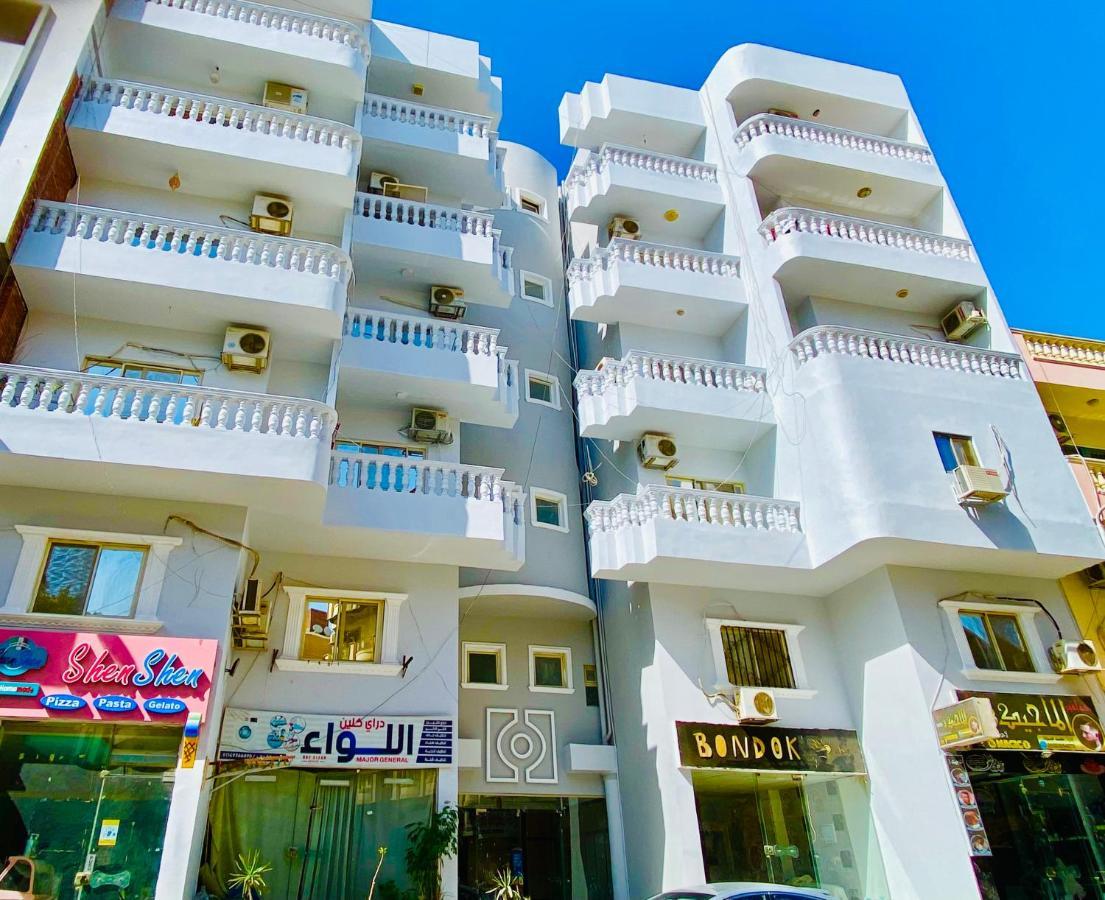 Zebra House Center *