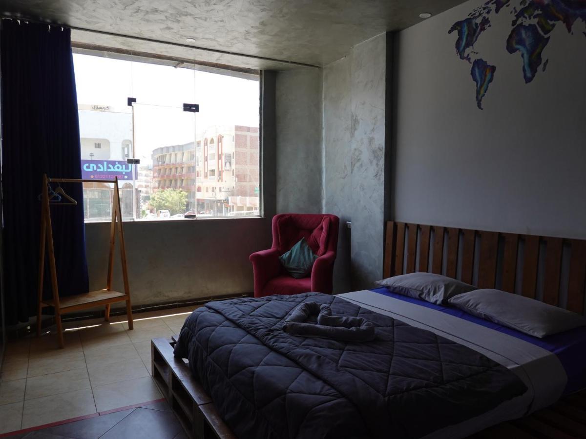 Marina Square Hostel *