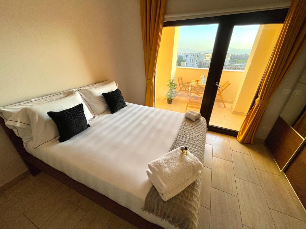 Luxury Self-catering & Studios, Al Dau Heights Apartment *