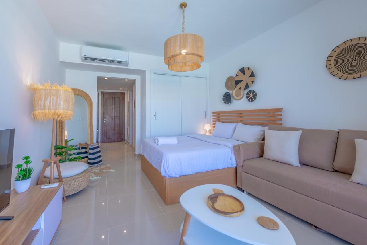 Apartment Boho-chic In G-cribs, Pool View