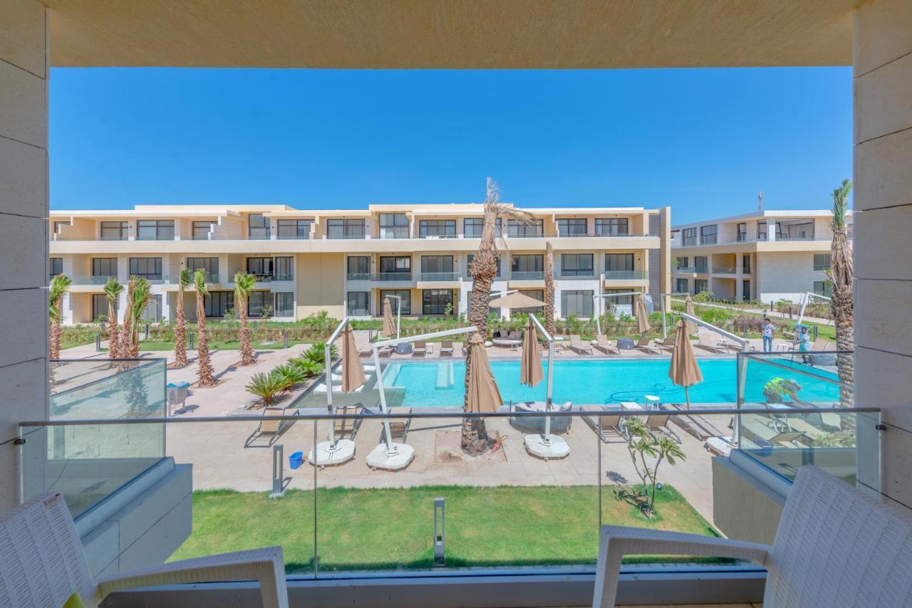 Boho-chic In G-cribs, Pool View
