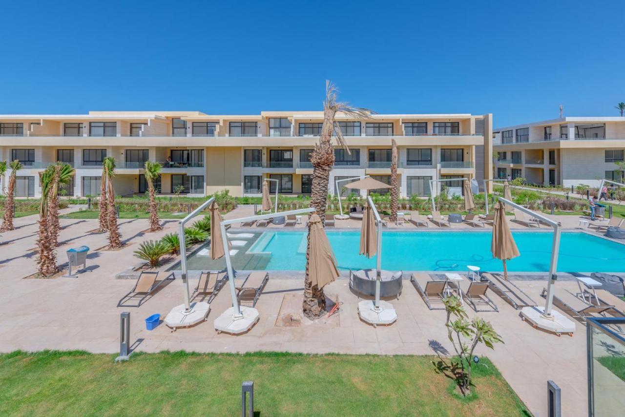 Boho-chic In G-cribs, Pool View Apartment *