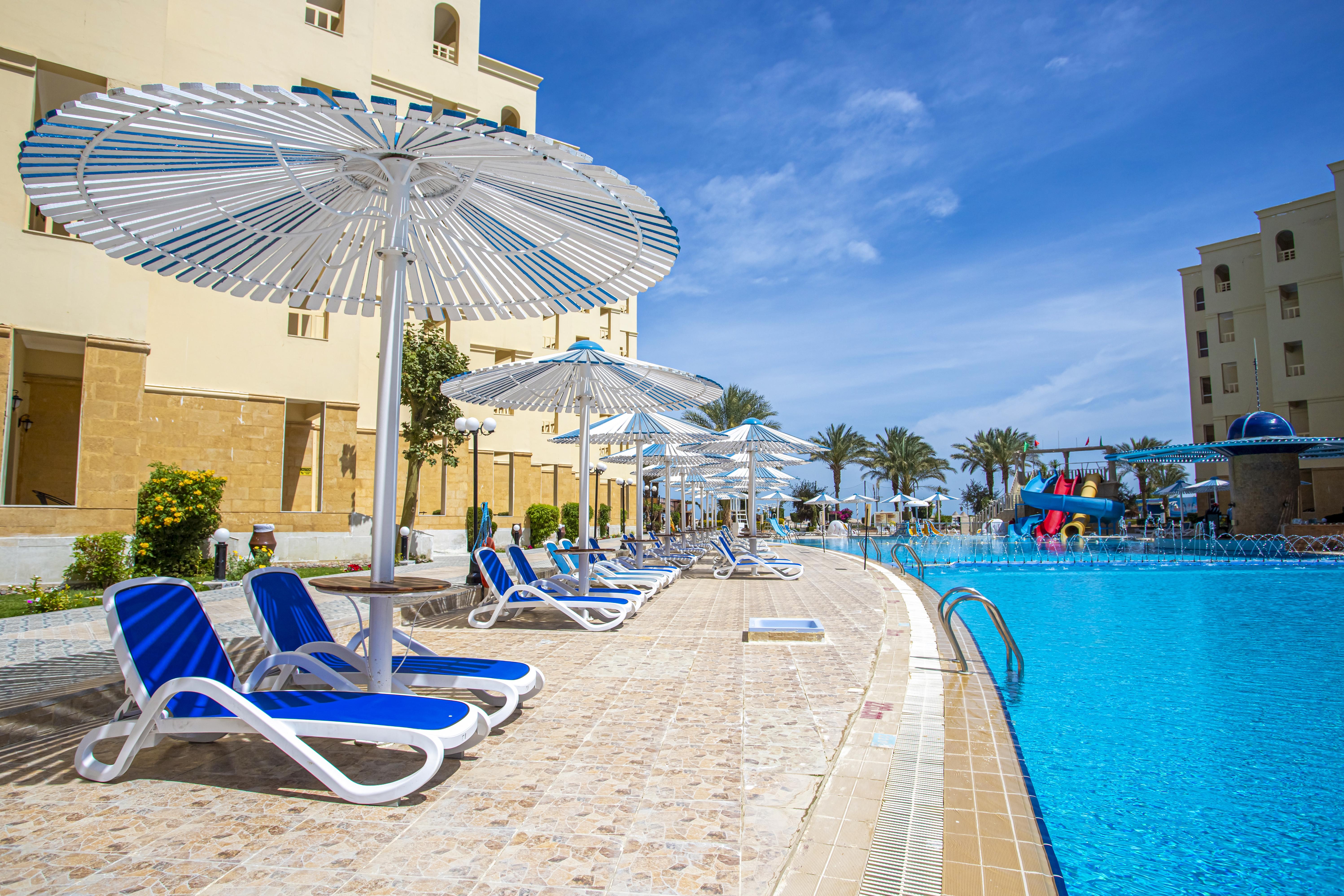 Resort Amc Royal &