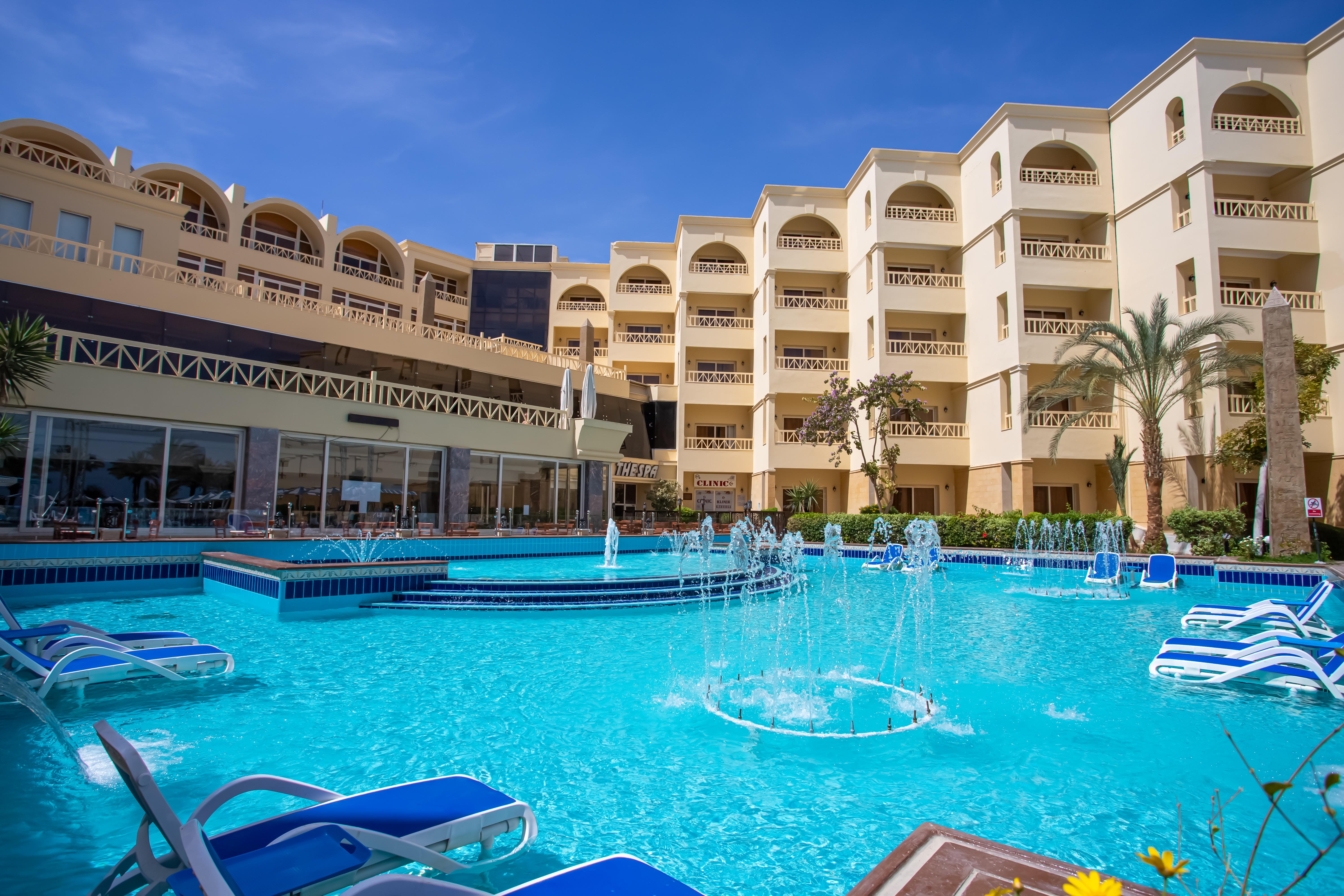 Resort Amc Royal &