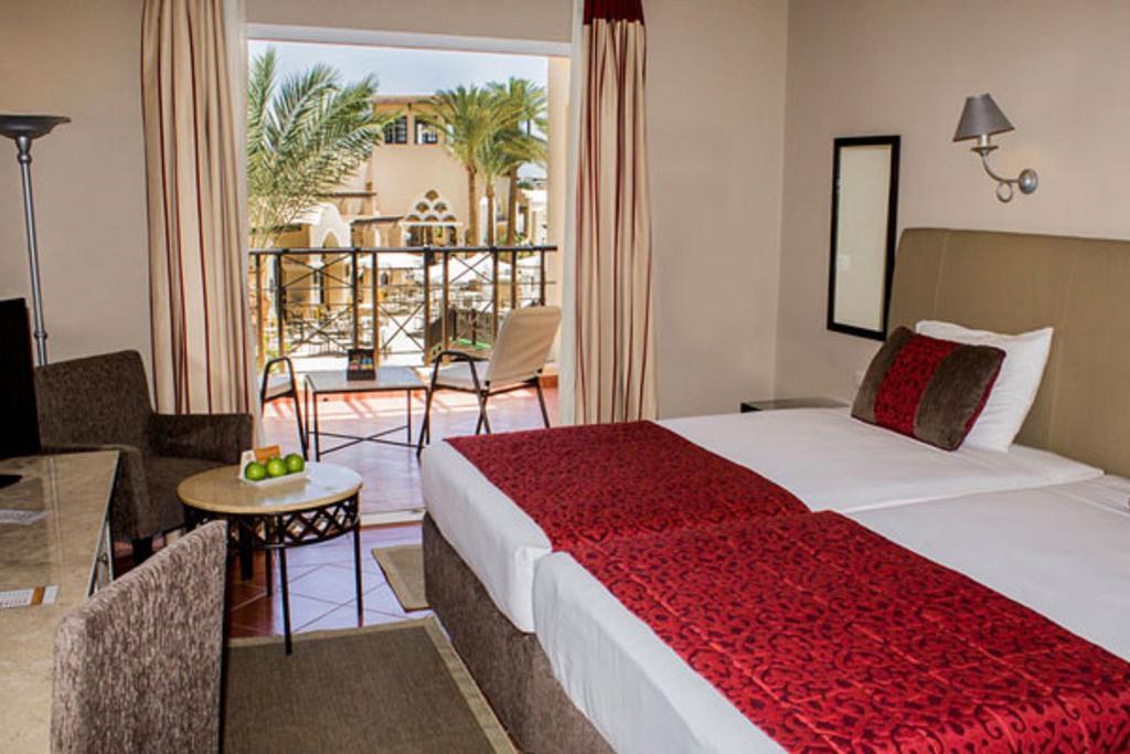 Jaz Makadina Resort 5*