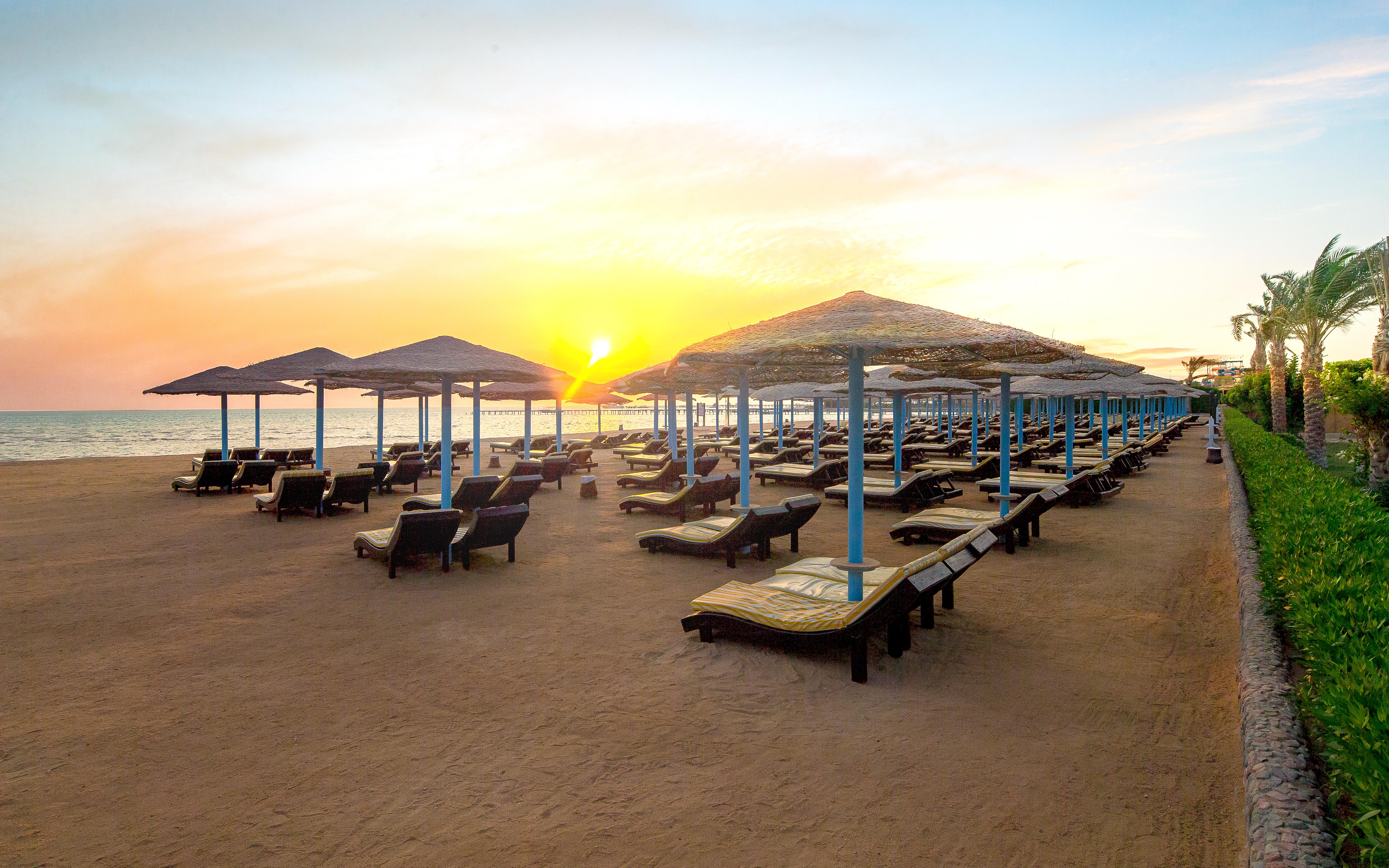 Resort Hawaii Caesar Palace Aqua Park - Families And Couples Only