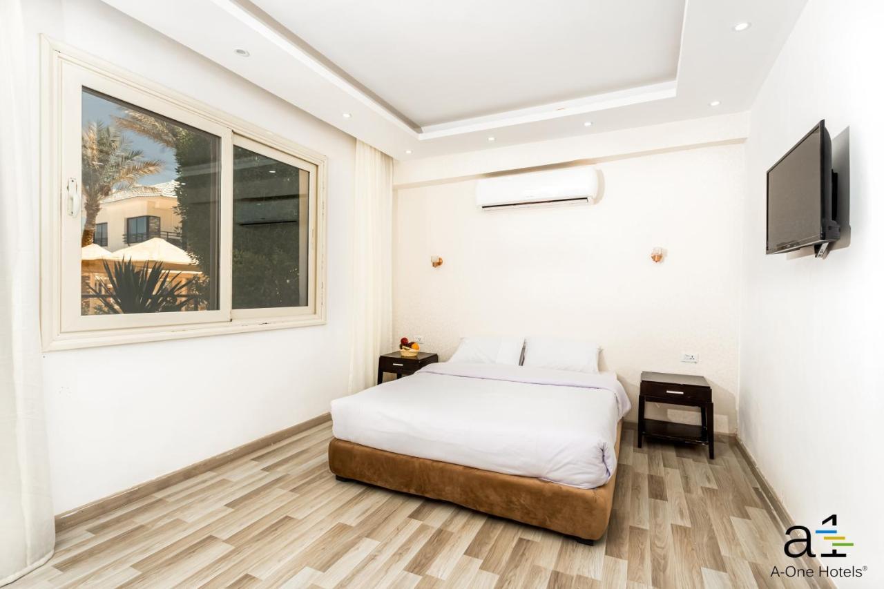 La Rosa Waves - Couple & Families Only Hotel