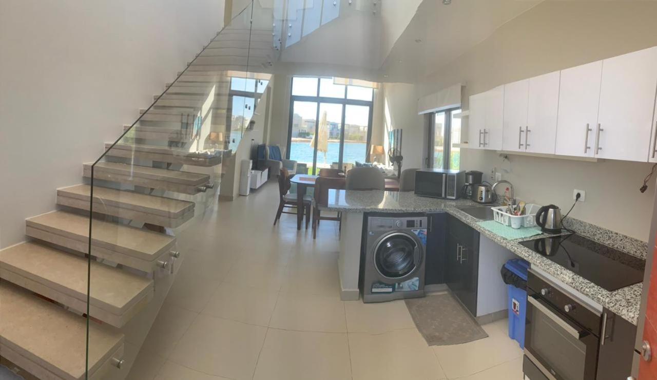 Villa Tawila, 4 Bedroom Villa, Brand New, Directly On A Lagoon *