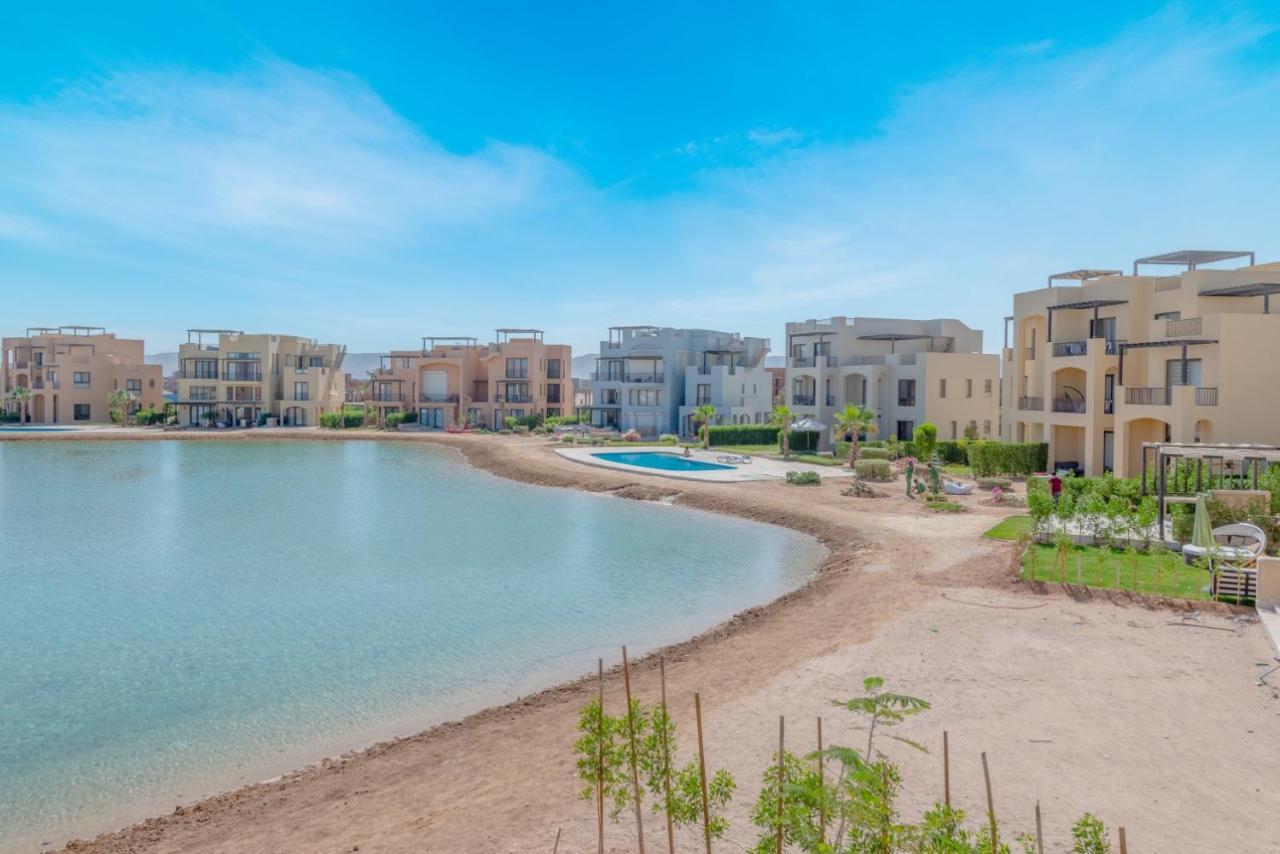 Light-filled 4-bedroom In Tawila, El Gouna. Jacuzzi & Lagoon * Hurghada