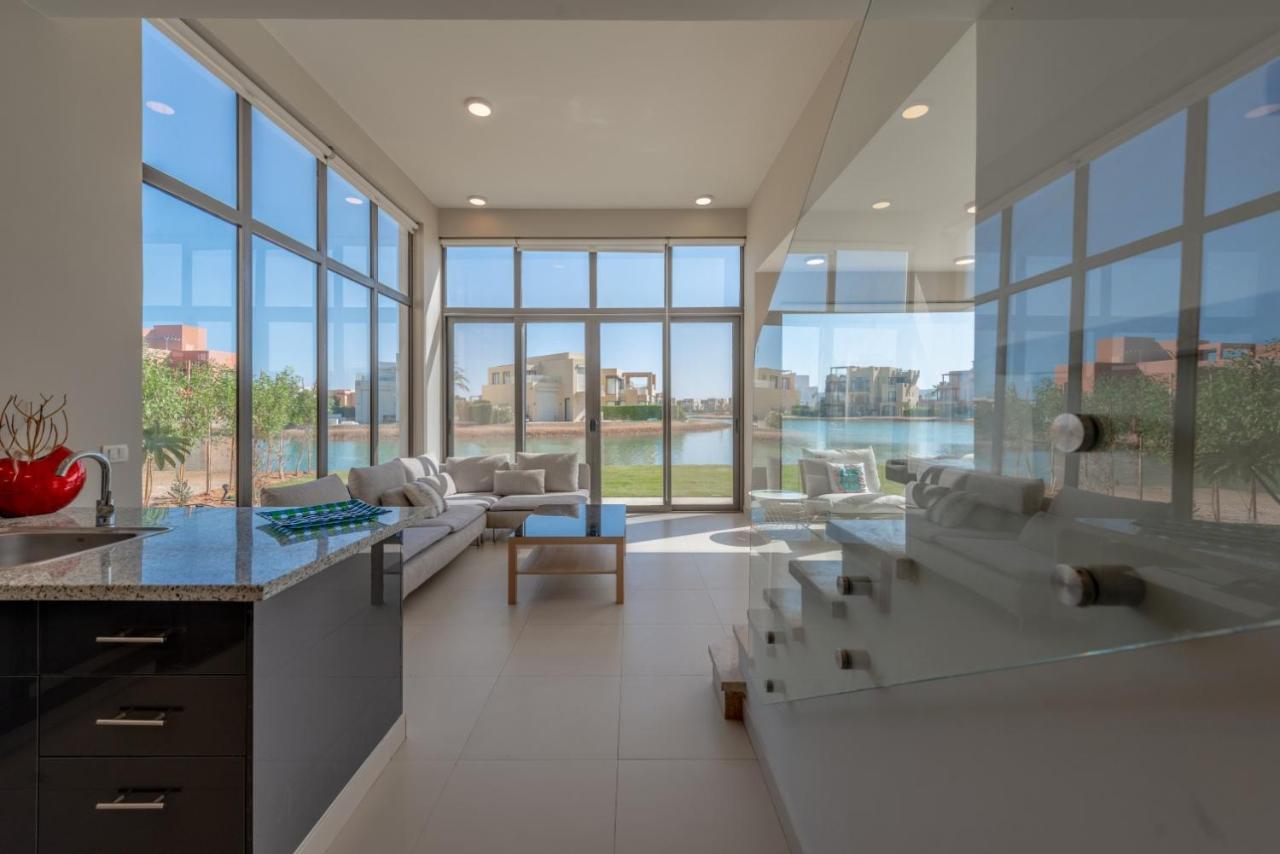 Light-filled 4-bedroom In Tawila, El Gouna. Jacuzzi & Lagoon Villa