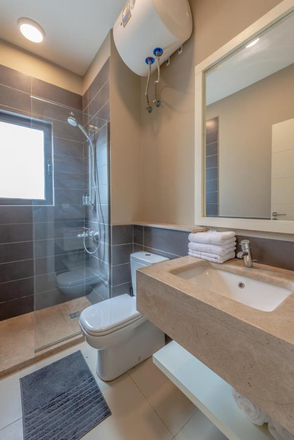 Light-filled 4-bedroom In Tawila, El Gouna. Jacuzzi & Lagoon Villa Hurghada