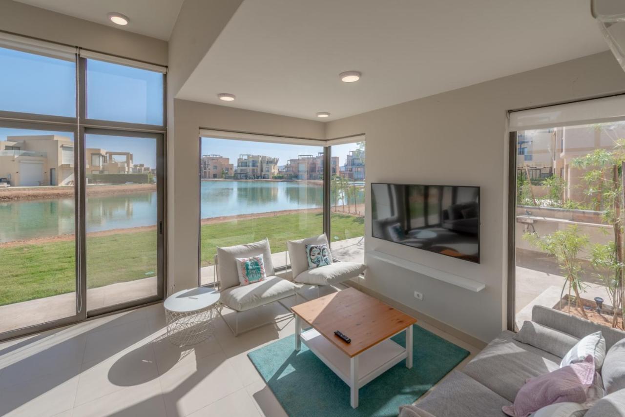 Light-filled 4-bedroom In Tawila, El Gouna. Jacuzzi & Lagoon Villa