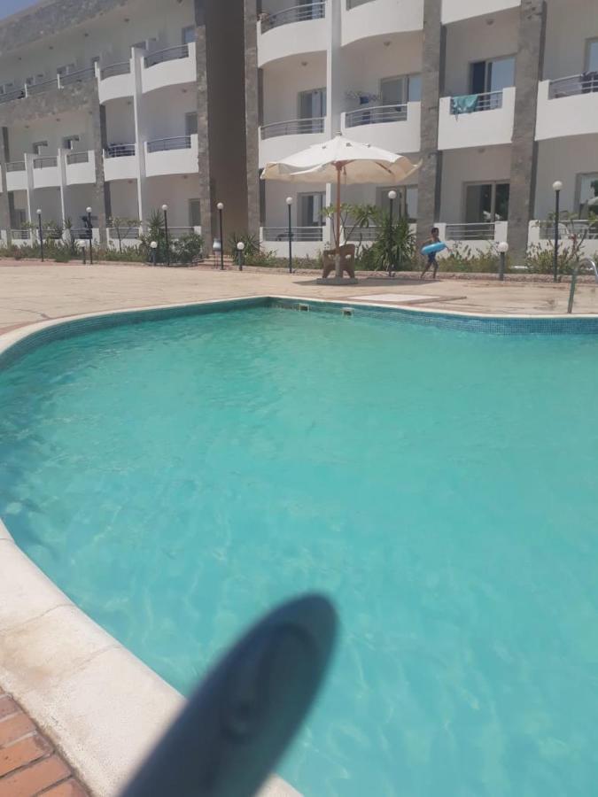 Cecelia Compound 3*