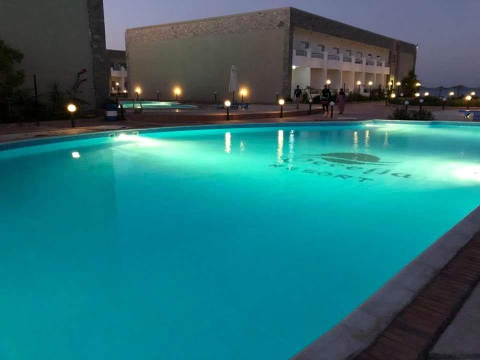 Cecelia Compound 3*