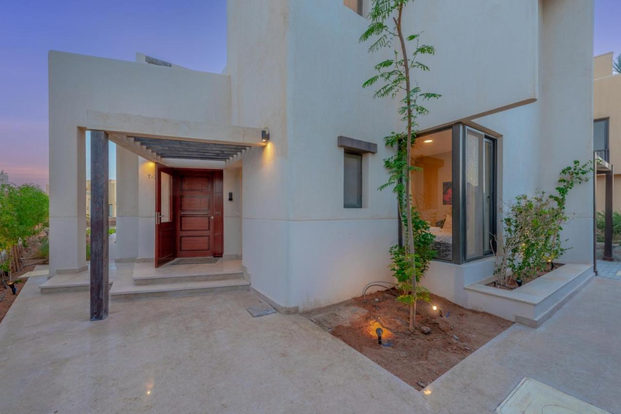 Light-filled 4-bedroom In Tawila, El Gouna. Jacuzzi & Lagoon Villa *