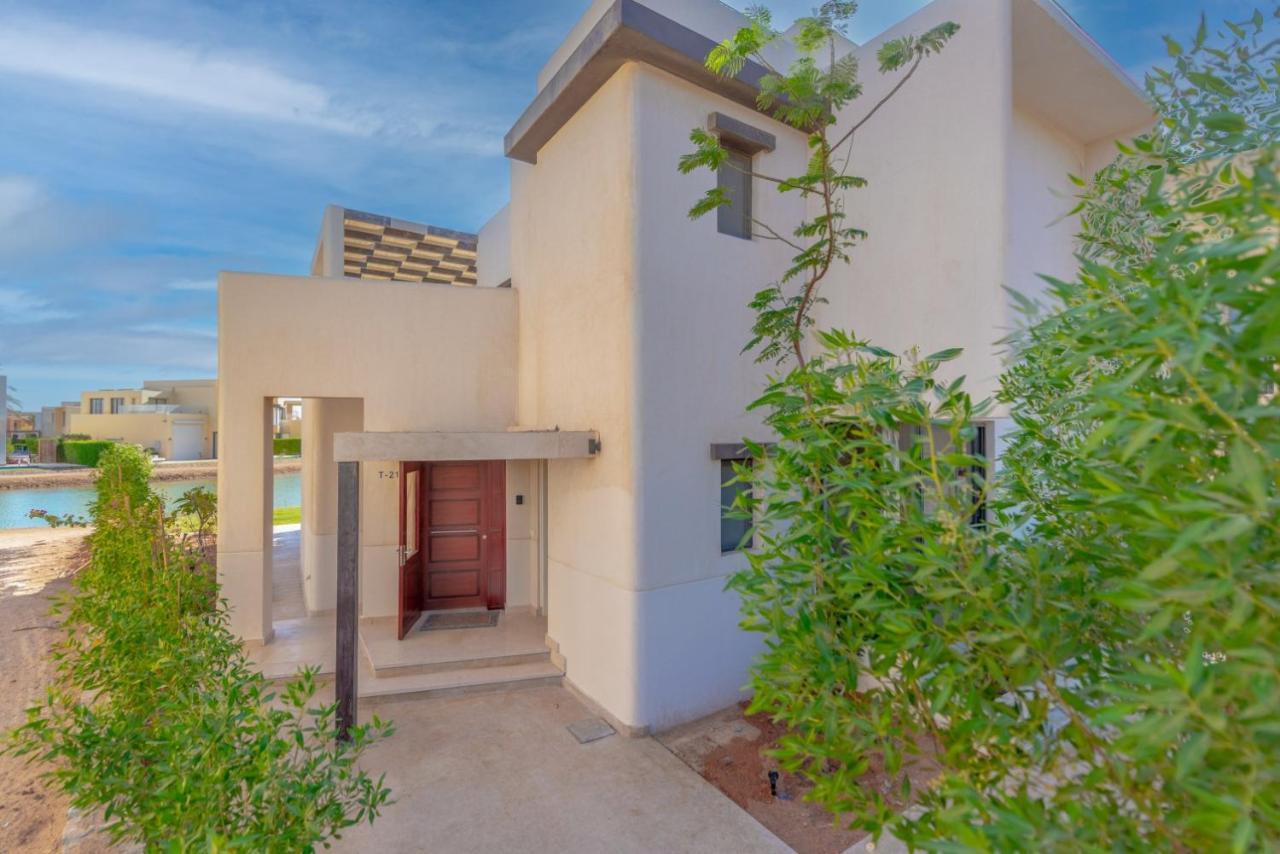 Light-filled 4-bedroom In Tawila, El Gouna. Jacuzzi & Lagoon Villa Hurghada