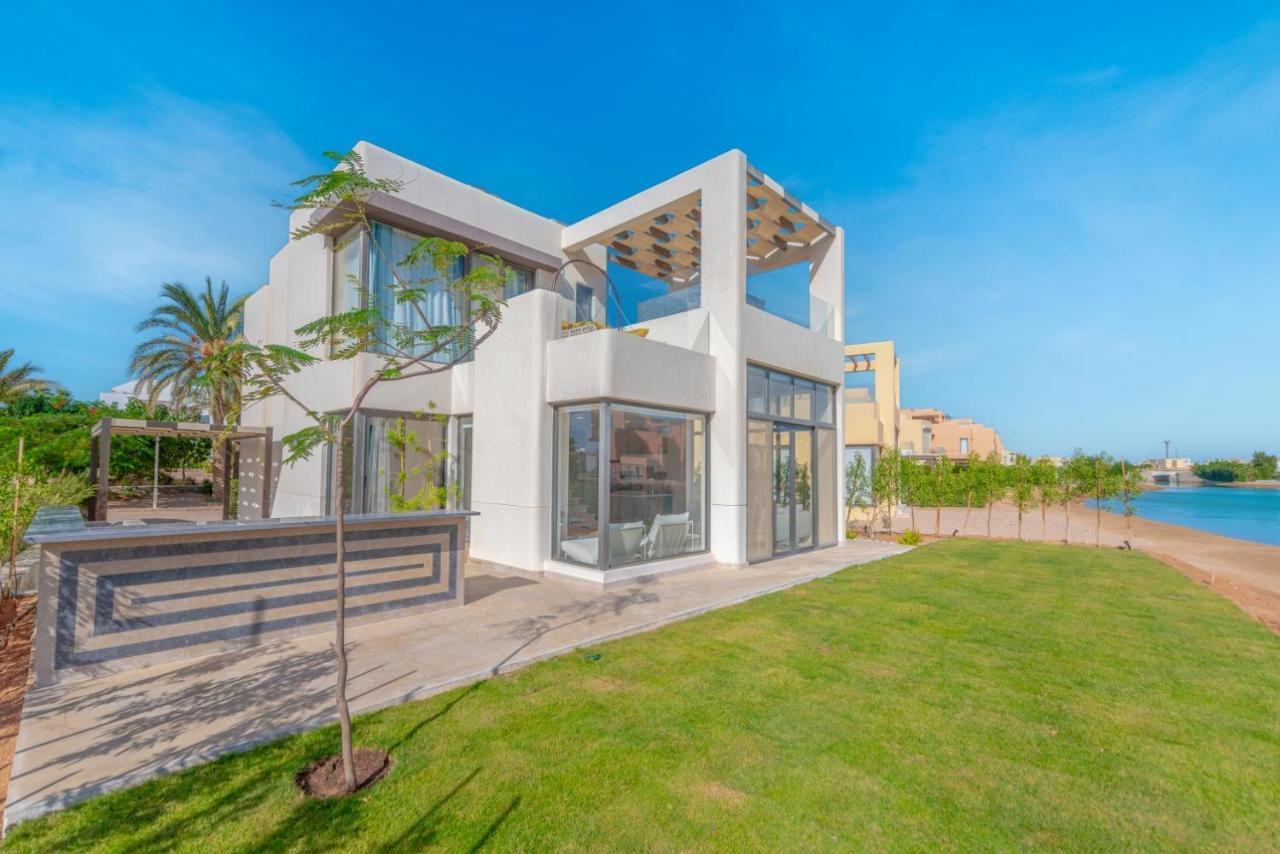 Light-filled 4-bedroom In Tawila, El Gouna. Jacuzzi & Lagoon * Hurghada