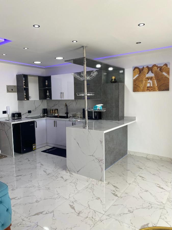 Blue Whale Front Centre Appartement Hurghada