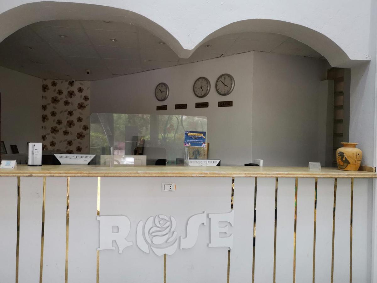 Golden Rose Albergue *