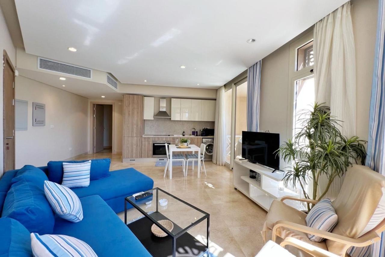 Proper & Plush 1 Bdr Mangroovy Free Pool & Access Apartment *