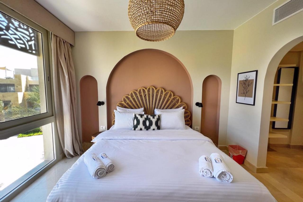 Spectacular & Soaring 2 Bdr W Private Rooftop Jacuzzi & Access * Hurghada