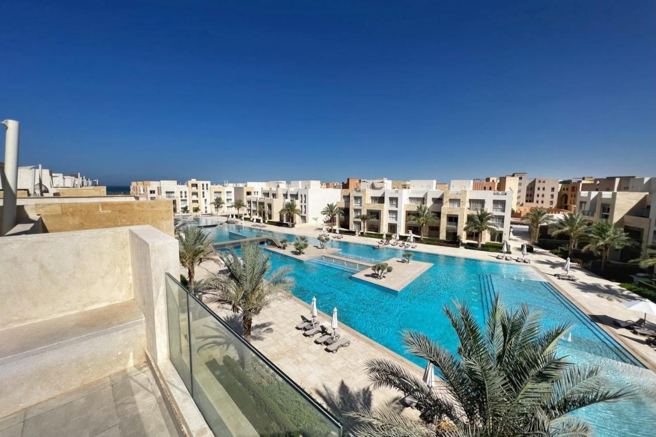 Spectacular & Soaring 2 Bdr W Private Rooftop Jacuzzi & Access